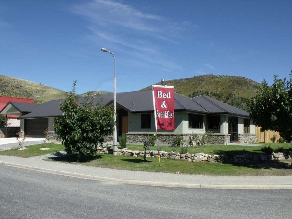 Bigsky Bed And Breakfast โอมารามา ภายนอก รูปภาพ